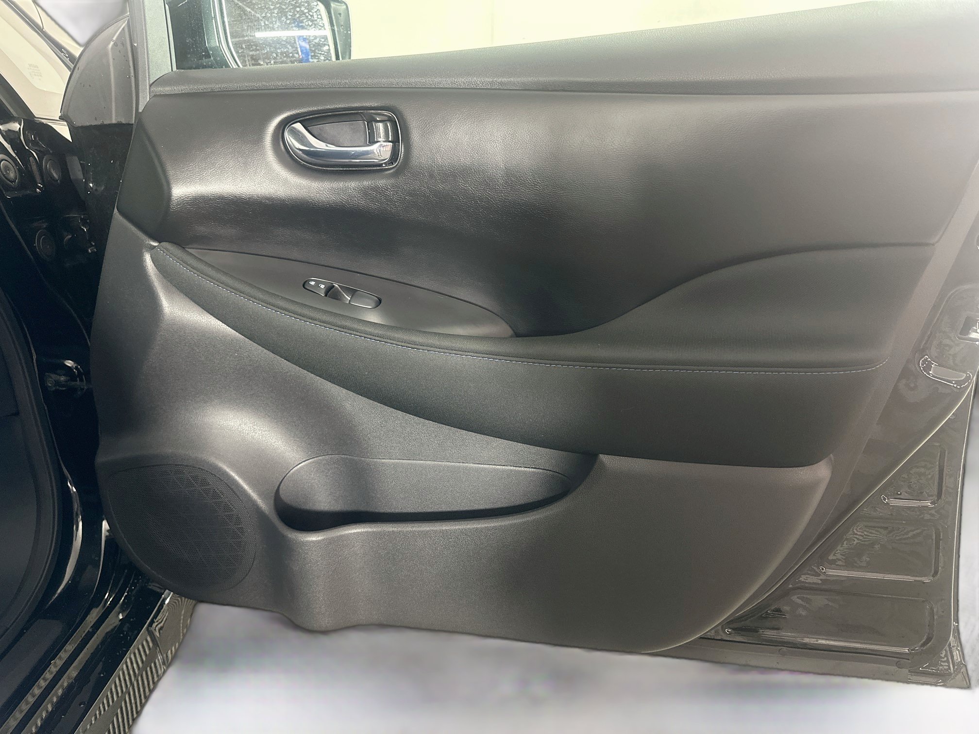 Used 2024 Nissan Leaf S FWD image 30