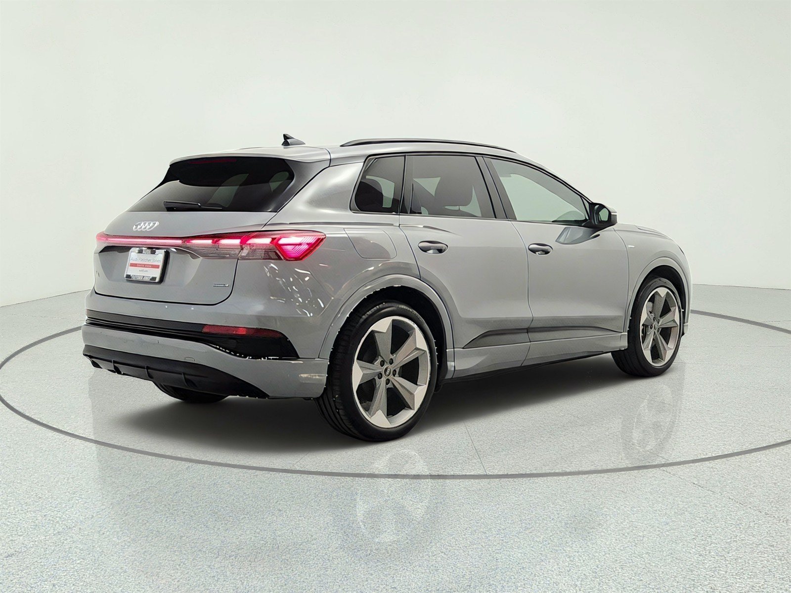 Used 2025 Audi Q4 e-tron Premium Plus w/ Premium Plus AWD/4WD image 5