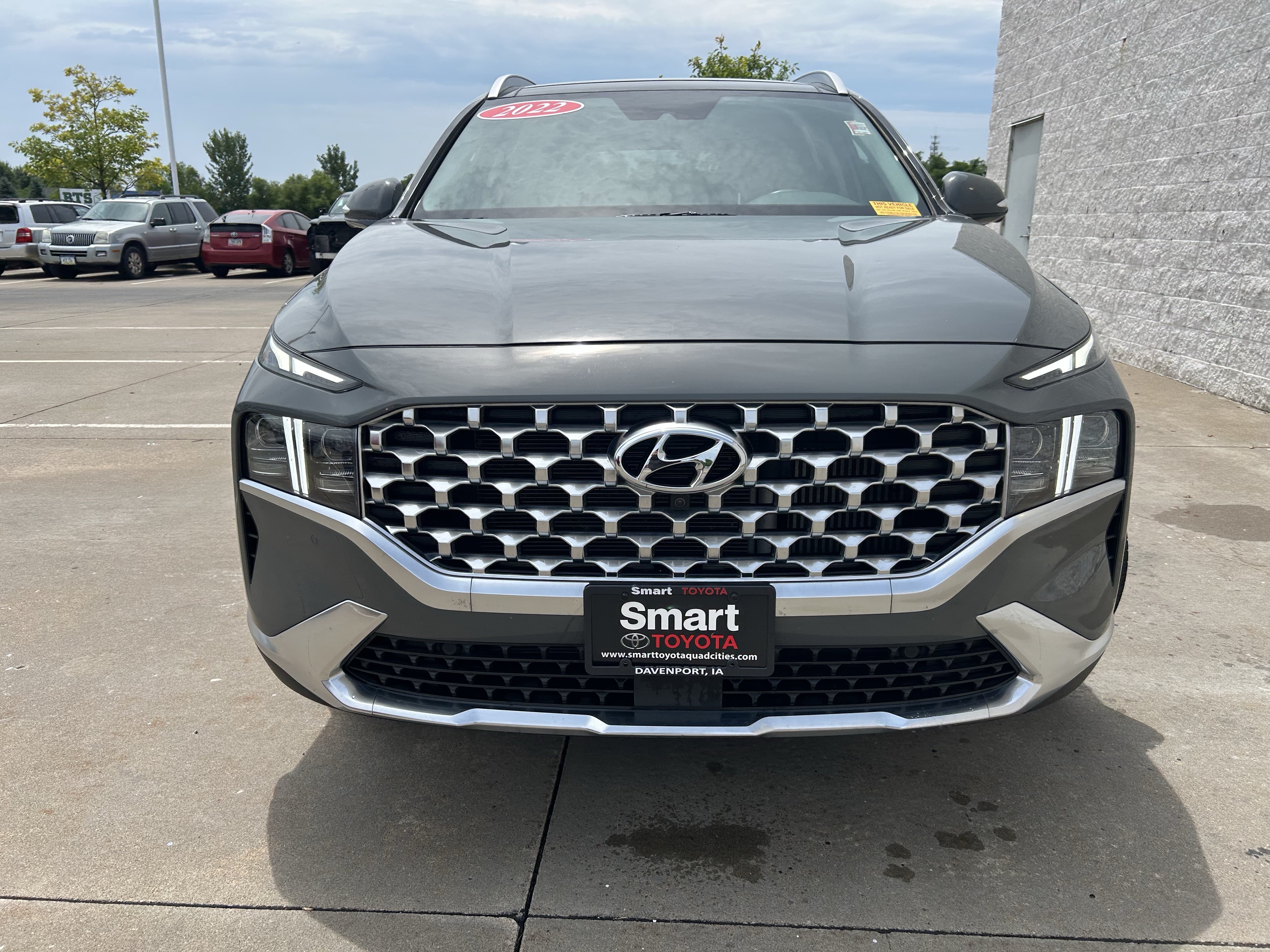 Used 2022 Hyundai Santa Fe Limited AWD/4WD image 2