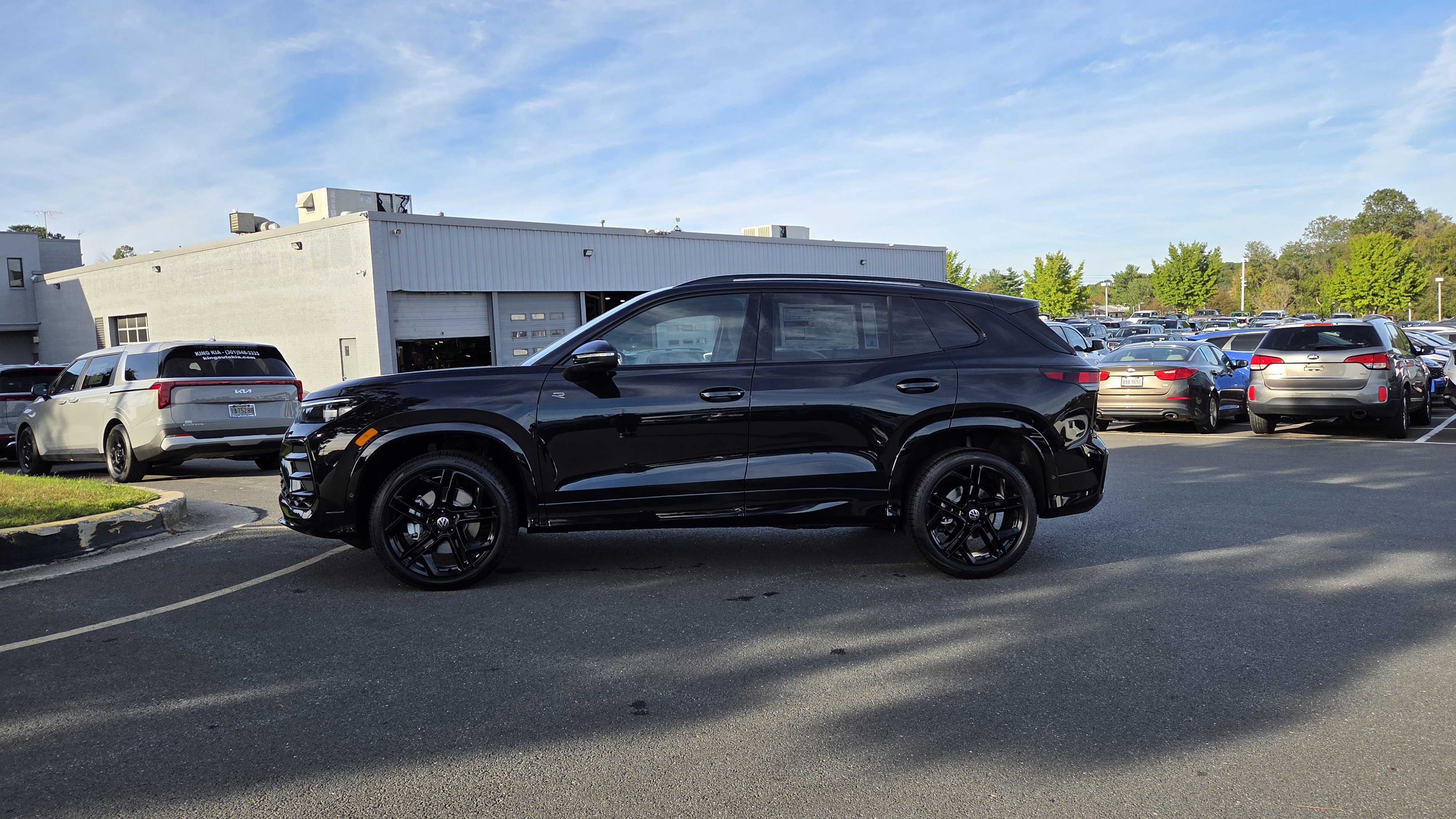New 2026 Volkswagen Tiguan SE R-Line AWD/4WD image 7