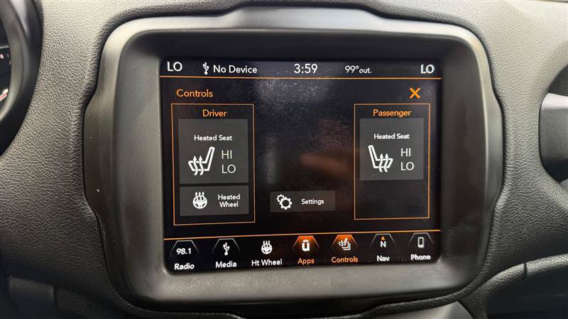 Used 2018 Jeep Renegade Latitude w/ UConnect 8.4 Nav Group AWD/4WD image 29