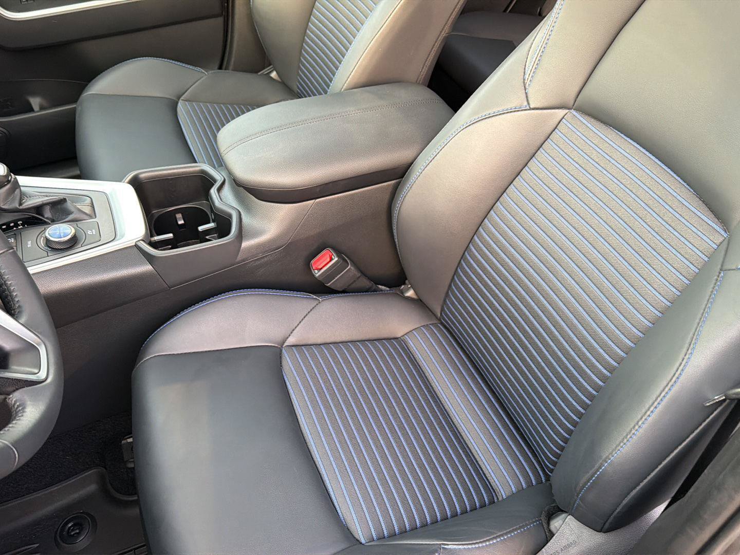 Certified 2025 Toyota RAV4 XSE AWD/4WD image 30