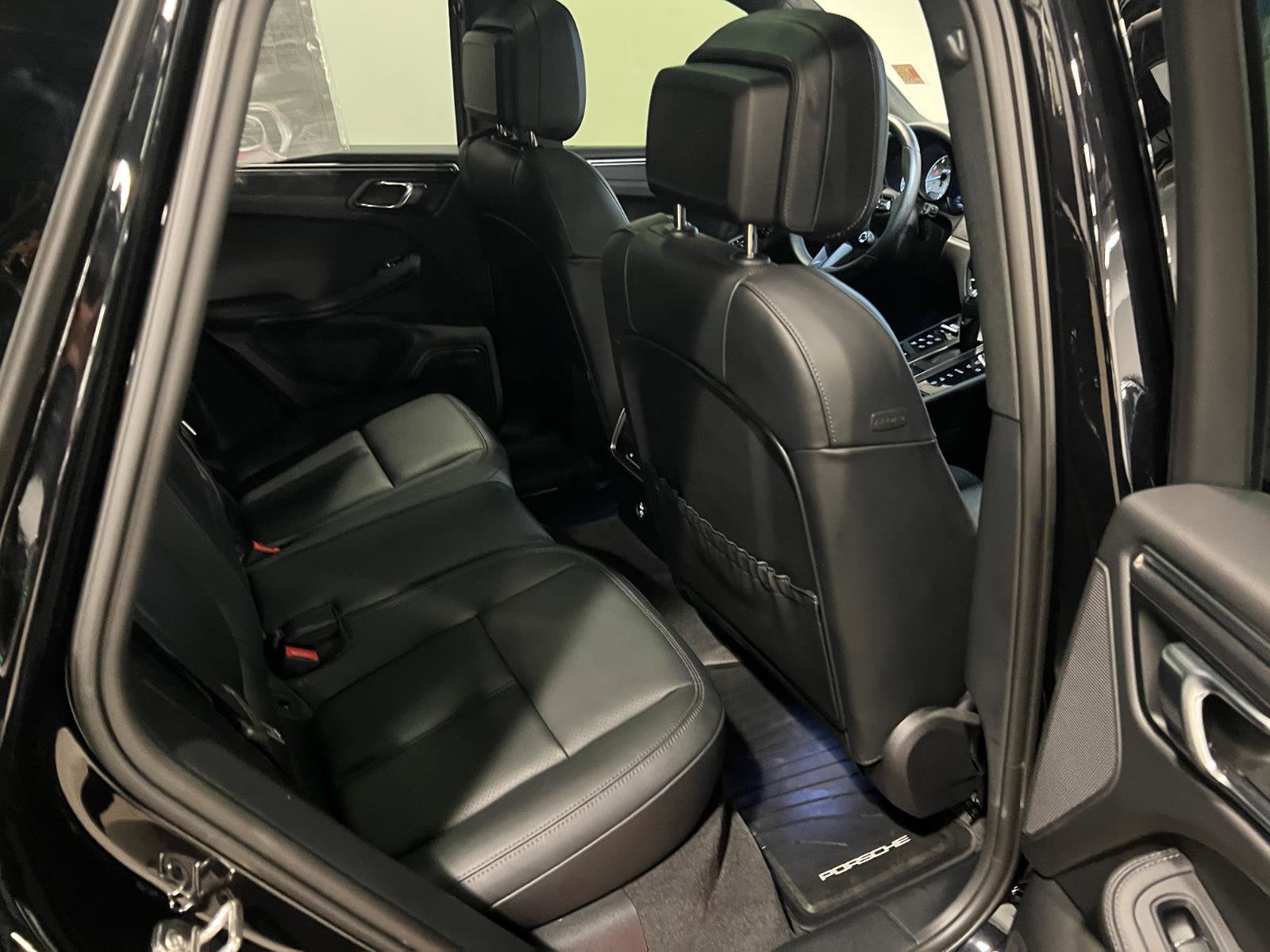 Used 2024 Porsche Macan GTS image 36