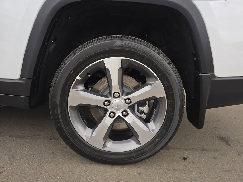 New 2025 Jeep Grand Cherokee L Limited w/ MOPAR Finishing Package image 36