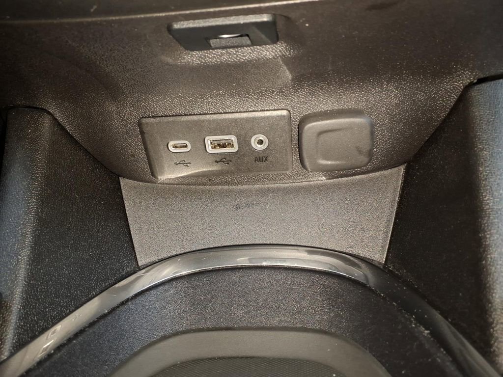 Used 2025 Chevrolet Malibu LT image 19