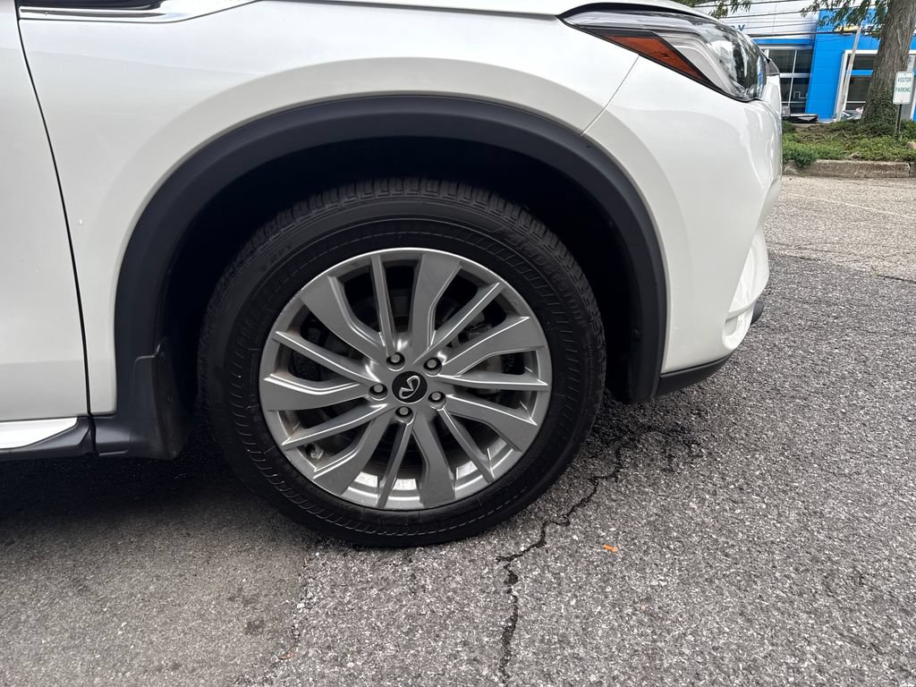 Used 2023 INFINITI QX50 Luxe AWD/4WD image 2