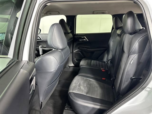Used 2024 Mitsubishi Outlander SE image 26