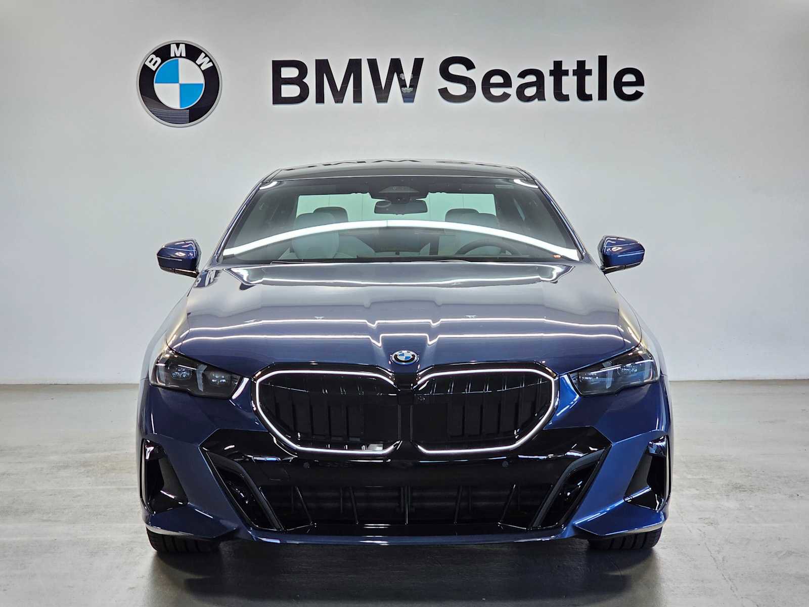 New 2026 BMW 550e xDrive w/ Premium Package image 6