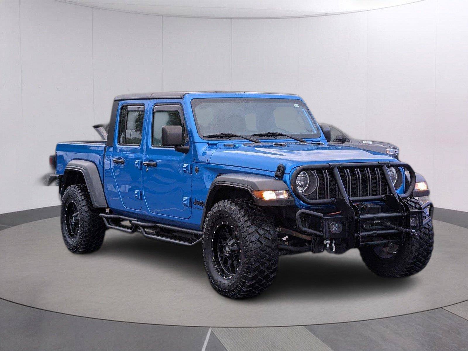 Used 2024 Jeep Gladiator Sport AWD/4WD image 8