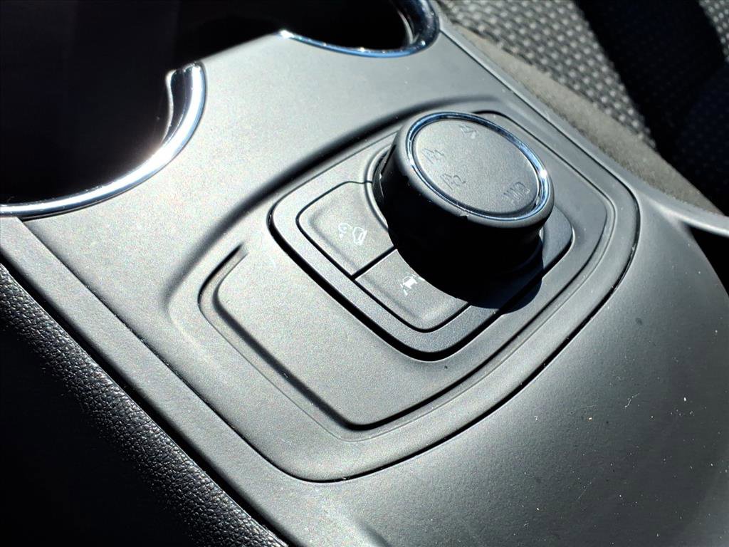 Used 2024 GMC Terrain SLE image 16