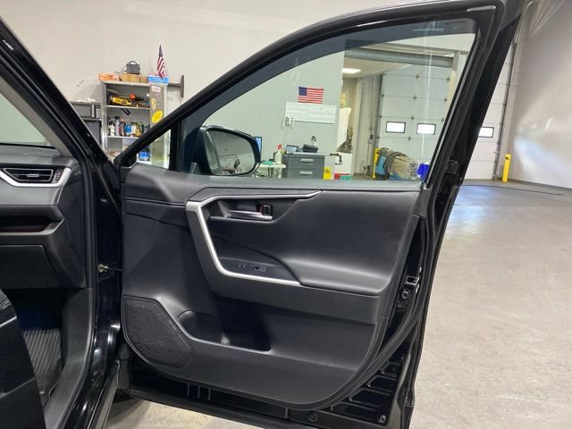 Used 2022 Toyota RAV4 Limited AWD/4WD image 28
