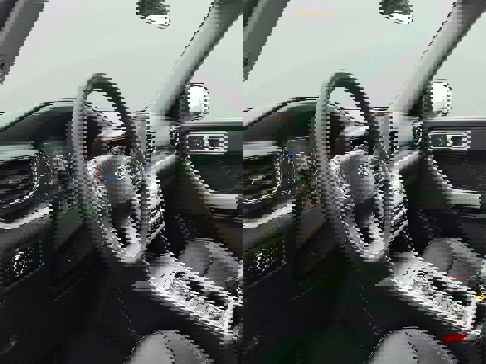 Used 2024 Ford Explorer XLT w/ Equipment Group 202A image 14