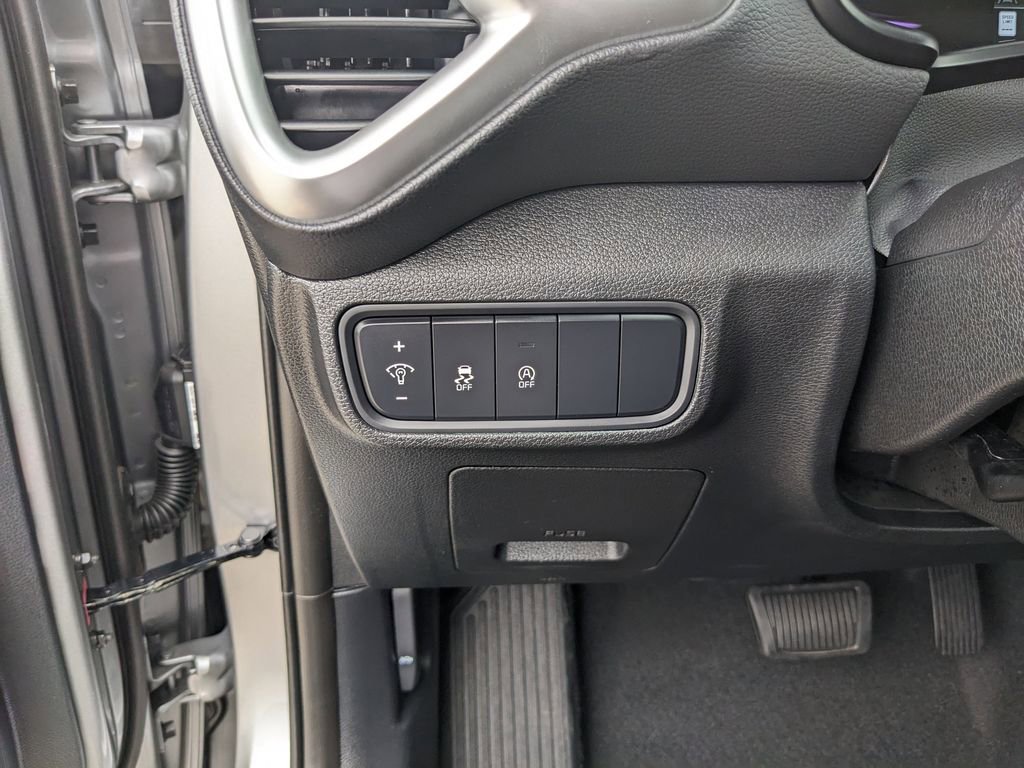 Certified 2025 Kia Soul LX image 27