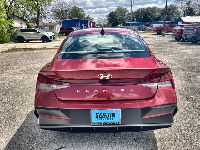 Used 2025 Hyundai Elantra SEL image 31