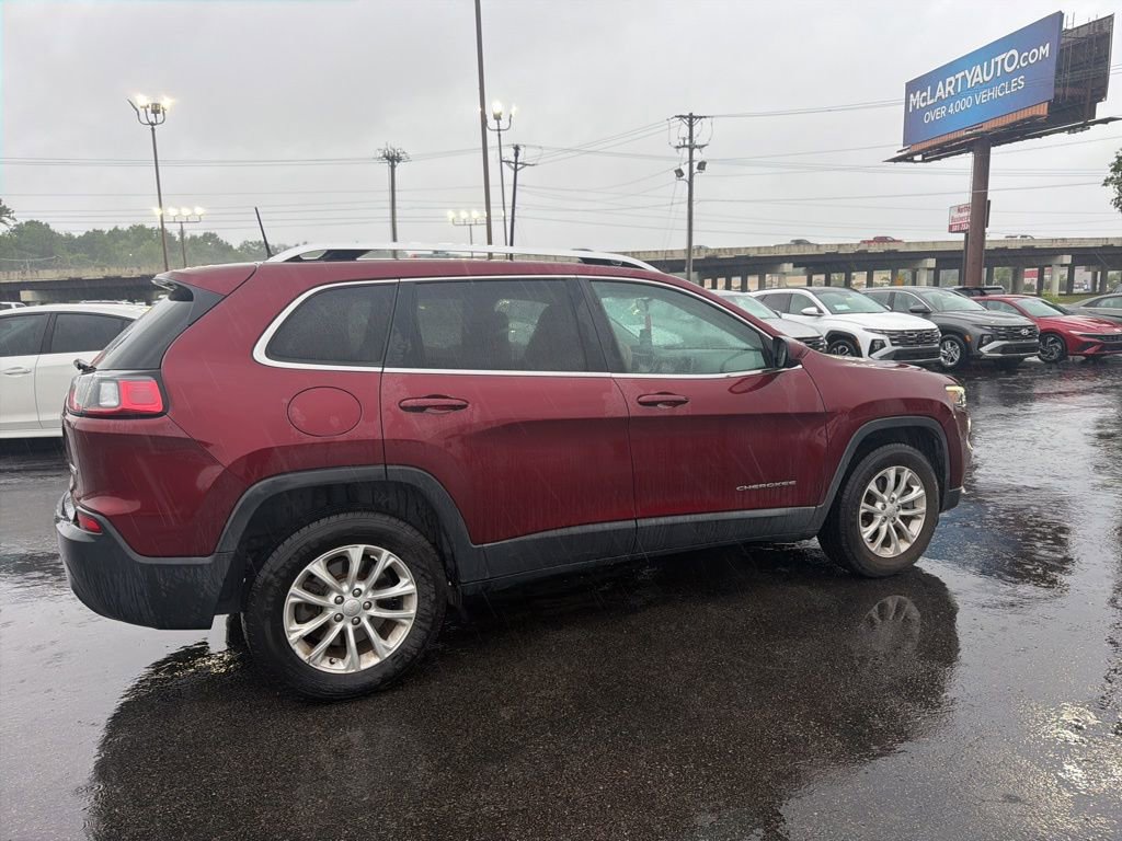 Used 2019 Jeep Cherokee Latitude w/ Popular Appearance Group AWD/4WD image 4