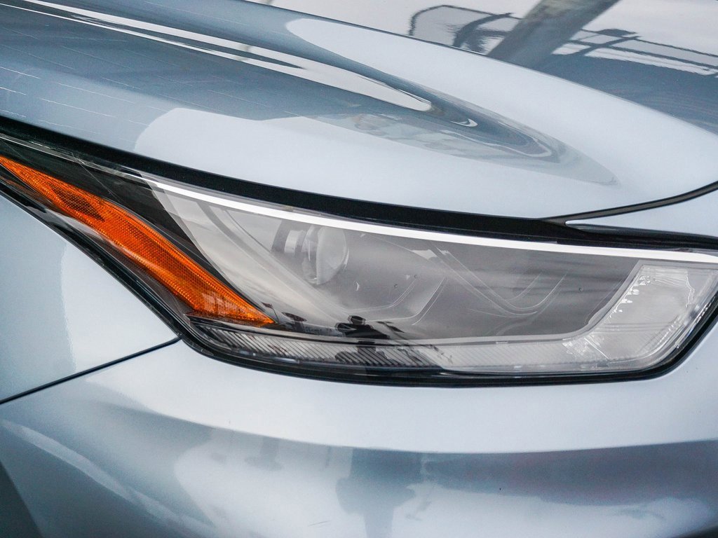 Used 2022 Toyota Highlander XLE image 11