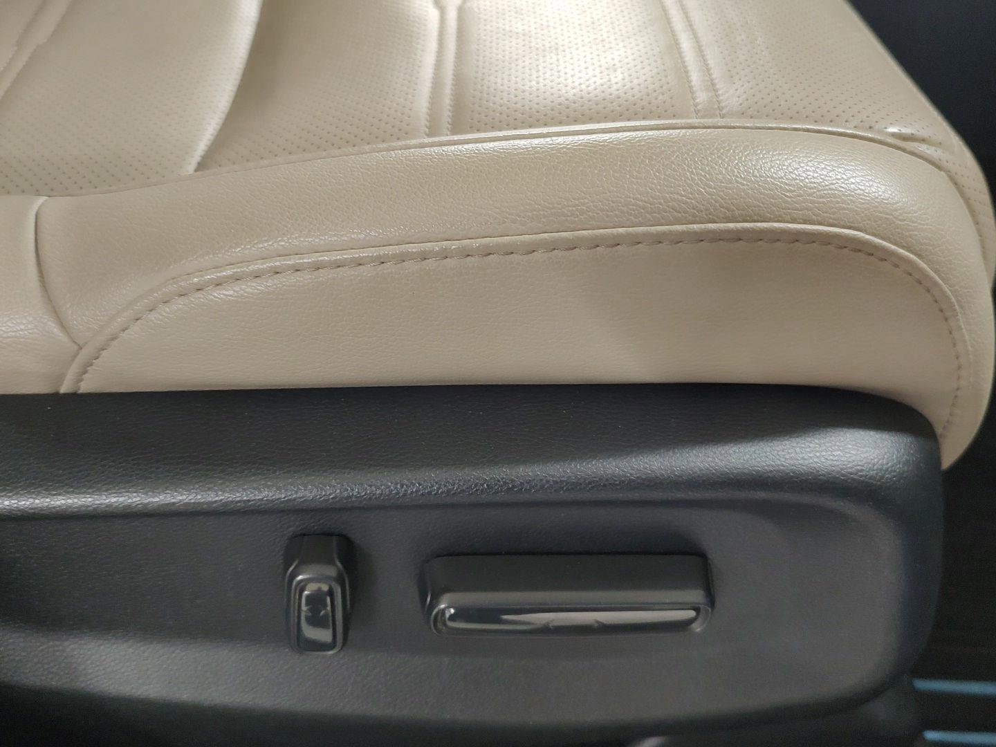 Used 2017 Honda CR-V Touring image 5