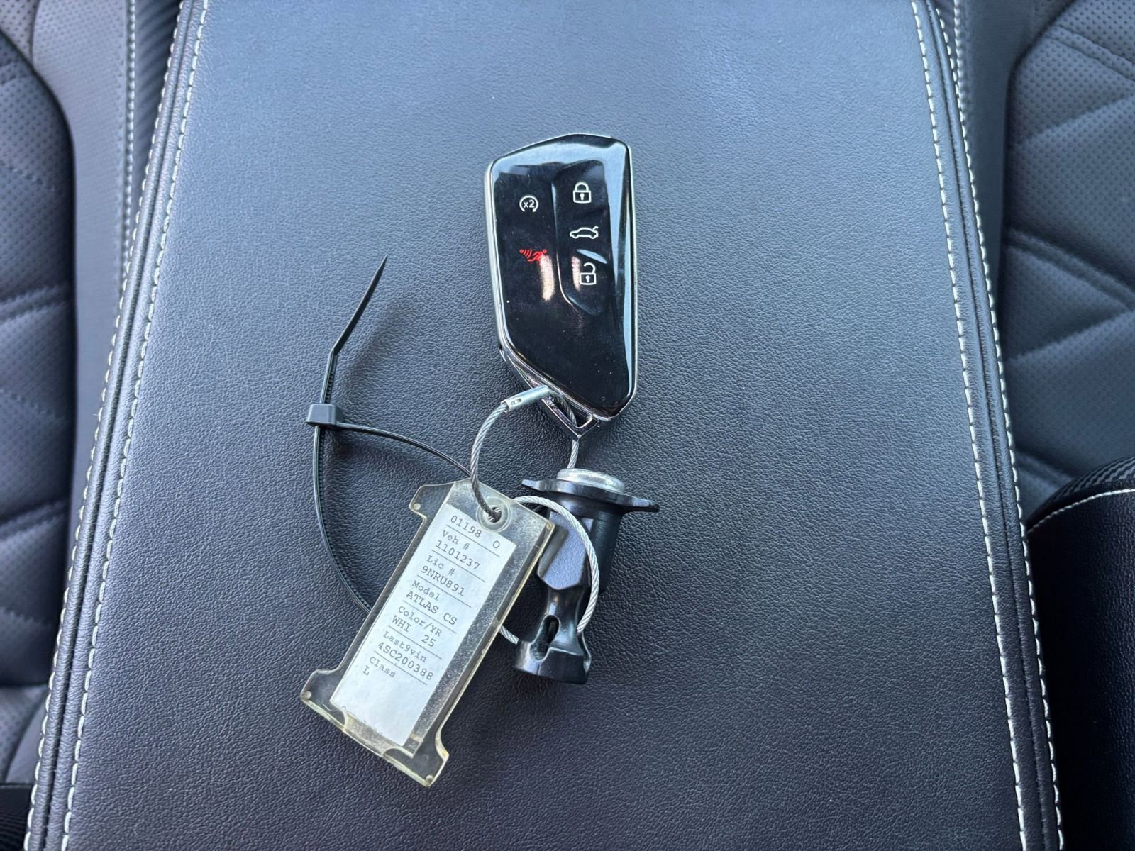 Used 2025 Volkswagen Atlas Cross Sport SE image 22