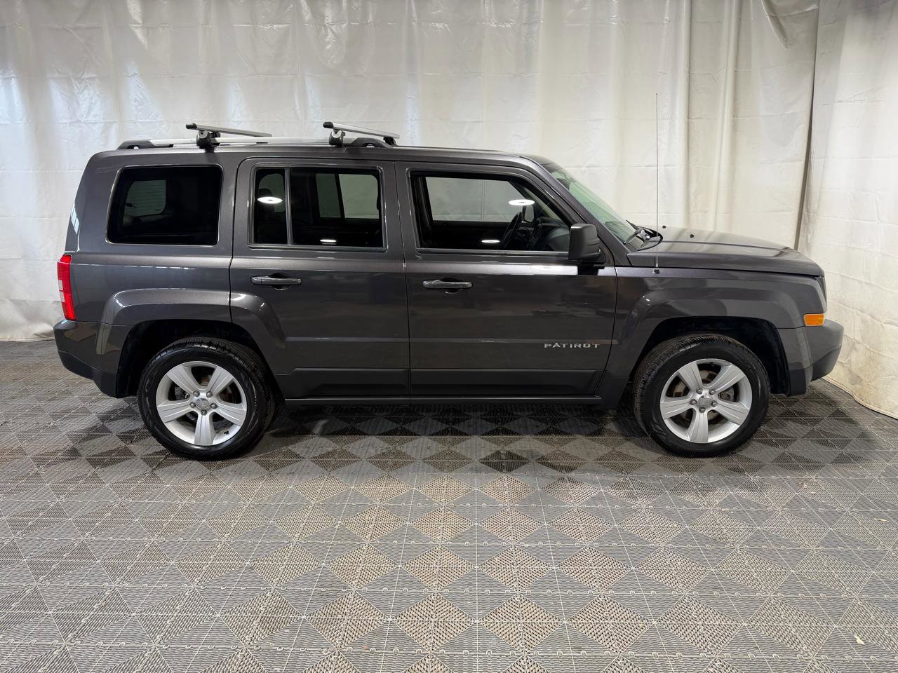 Used 2015 Jeep Patriot Limited AWD/4WD image 9