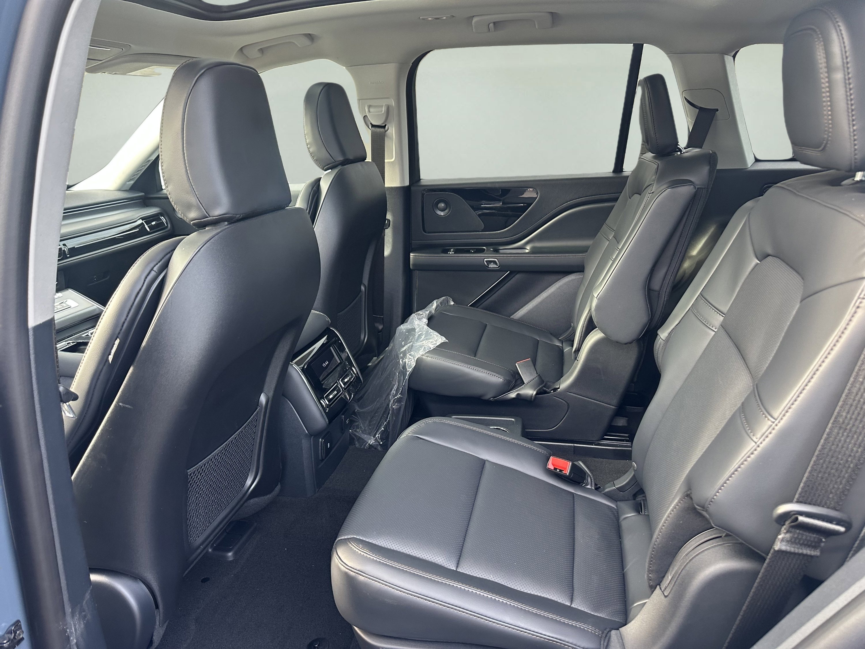 New 2026 Lincoln Aviator AWD image 10