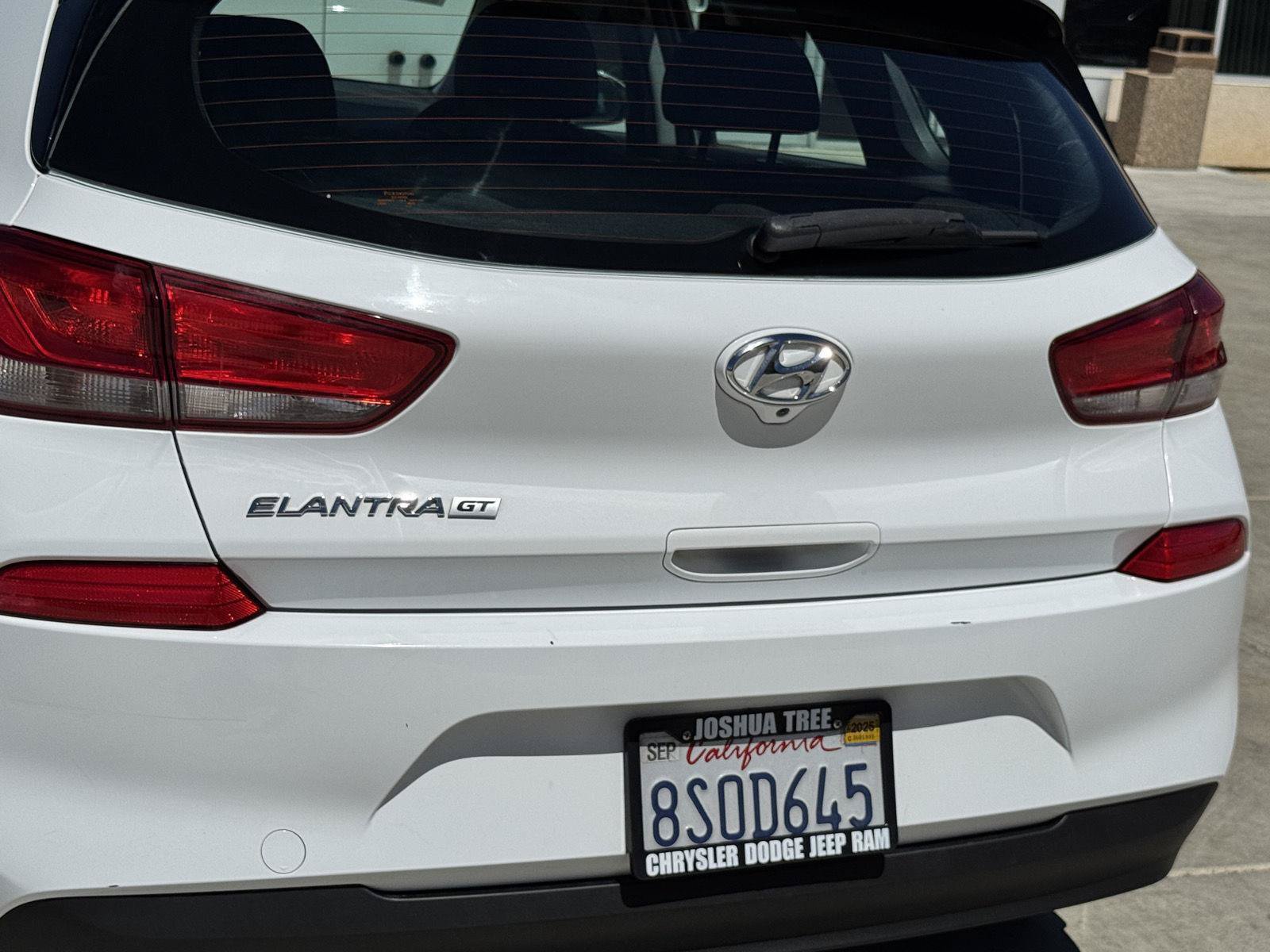 Used 2020 Hyundai Elantra GT w/ Style Package 02 FWD image 10