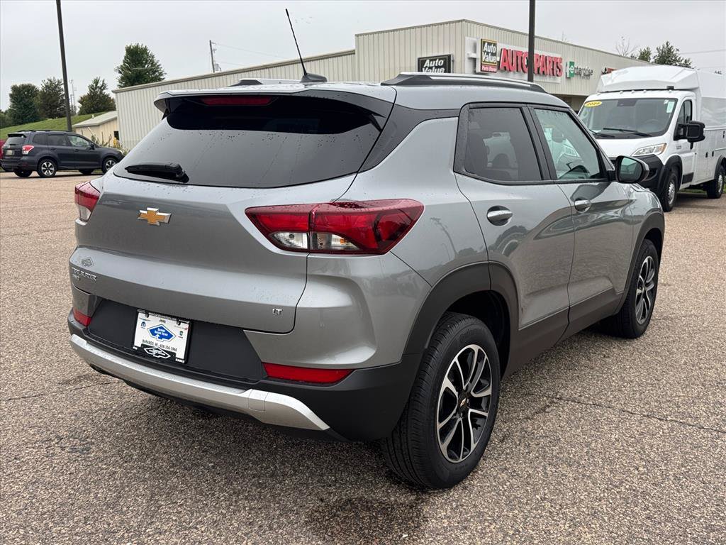 Used 2025 Chevrolet TrailBlazer LT AWD/4WD image 4