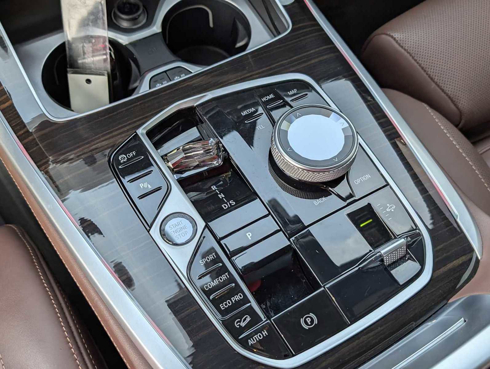 Used 2024 BMW X7 M60i w/ Executive Package image 19