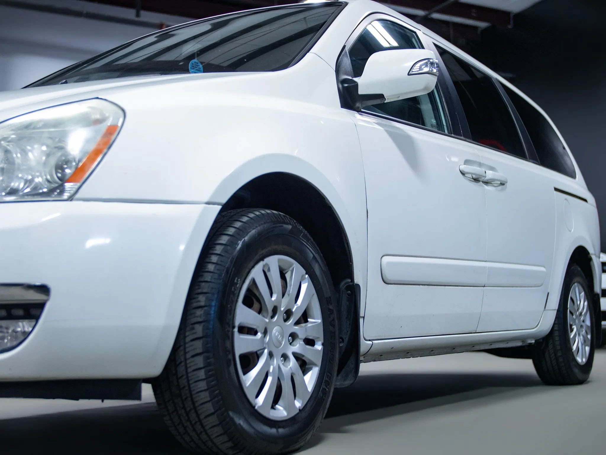 Used 2014 Kia Sedona LX image 6