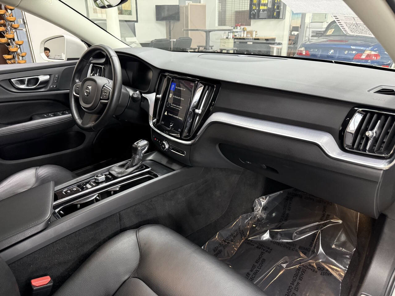 Used 2020 Volvo V60 T5 Momentum image 18