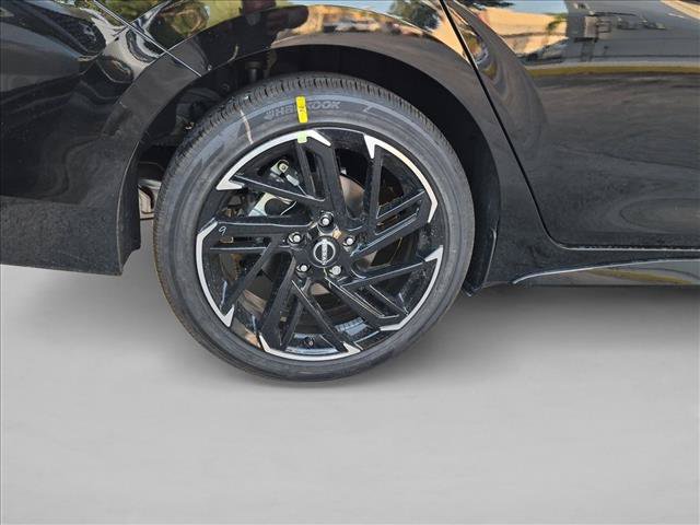 New 2026 Nissan Sentra SR w/ SR Premium Package FWD image 9