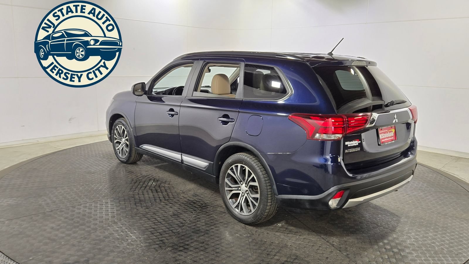 Used 2016 Mitsubishi Outlander SEL AWD/4WD image 5
