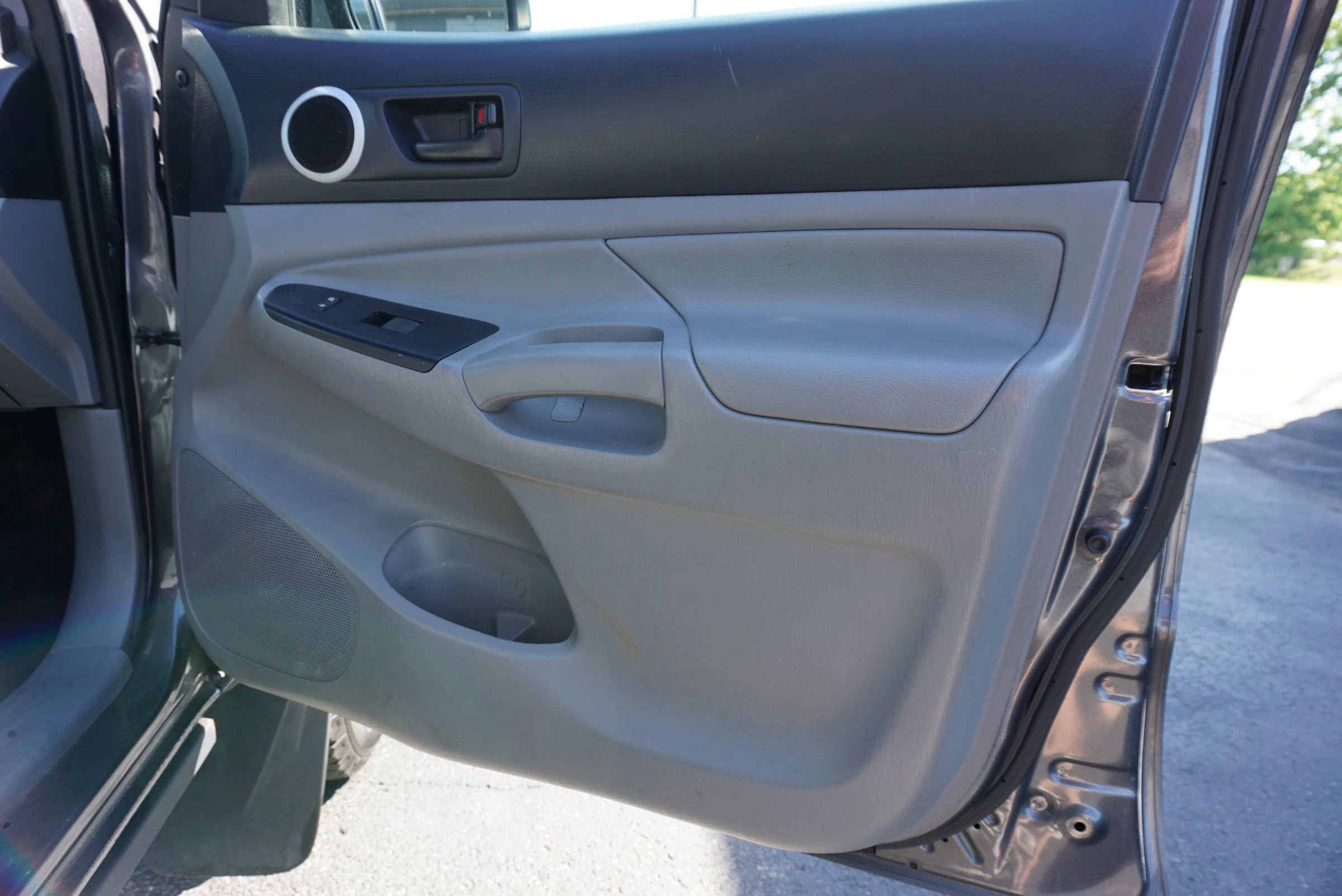 Used 2014 Toyota Tacoma PreRunner w/ SR5 Package RWD image 11
