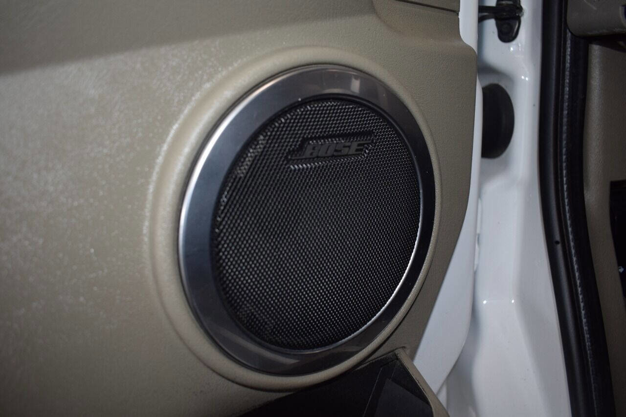 Used 2003 HUMMER H2 w/ Preferred Equipment Group image 39