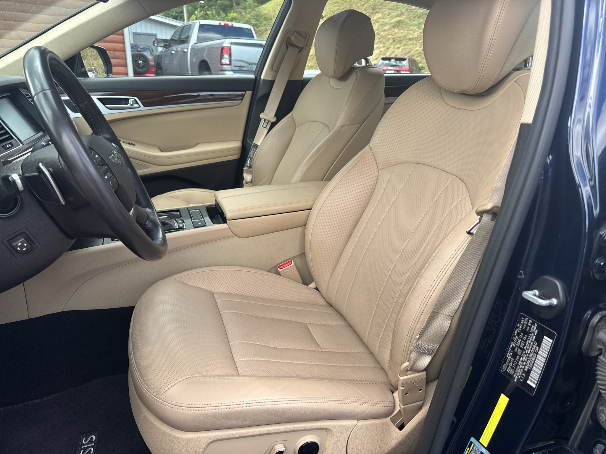 Used 2019 Genesis G80 3.8 RWD image 9