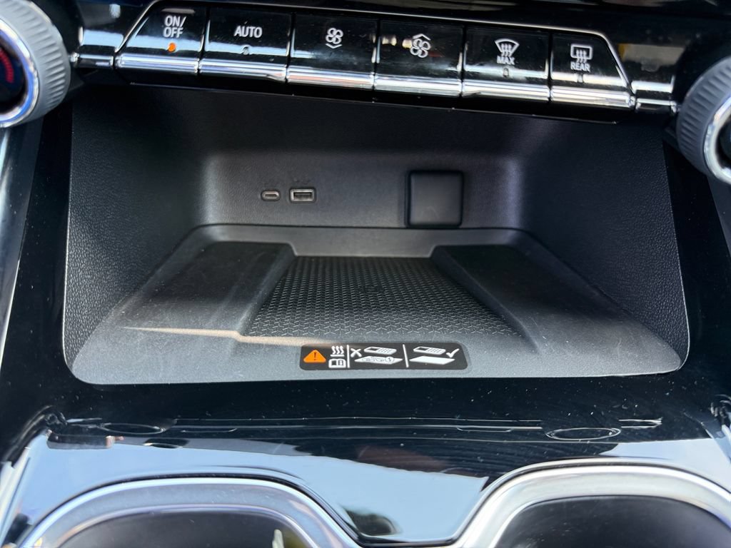 Used 2026 Chevrolet Traverse Z71 w/ LPO, Floor Liner Package AWD/4WD image 18