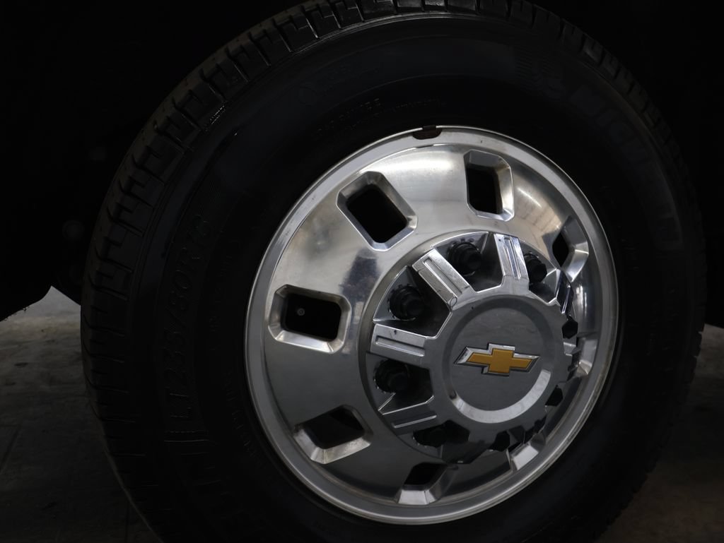 Used 2024 Chevrolet Silverado 3500 High Country w/ High Country Premium Package AWD/4WD image 26