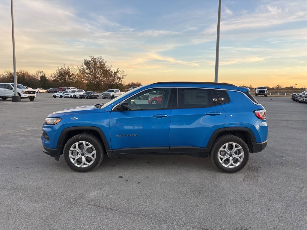 Used 2025 Jeep Compass Latitude image 6