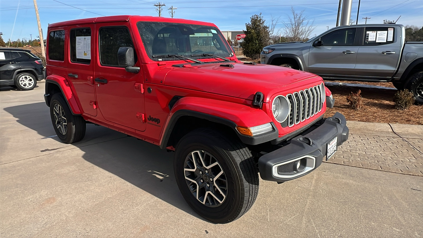 Used 2025 Jeep Wrangler Sahara image 5
