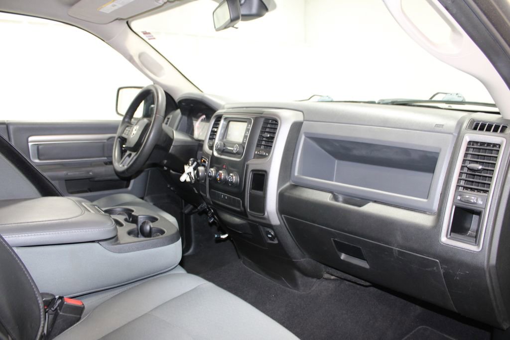 Used 2015 RAM 1500 Express RWD image 29