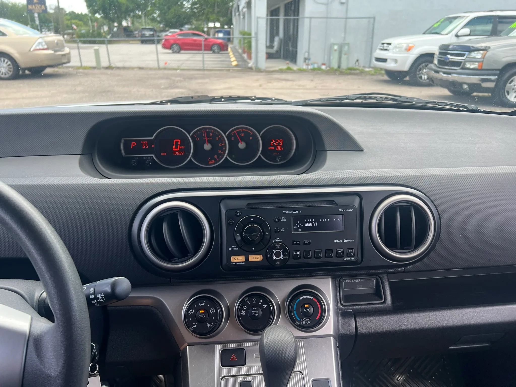Used 2012 Scion xB FWD image 8