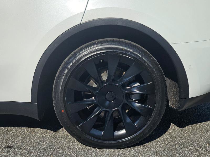 Used 2022 Tesla Model Y Long Range AWD/4WD image 19