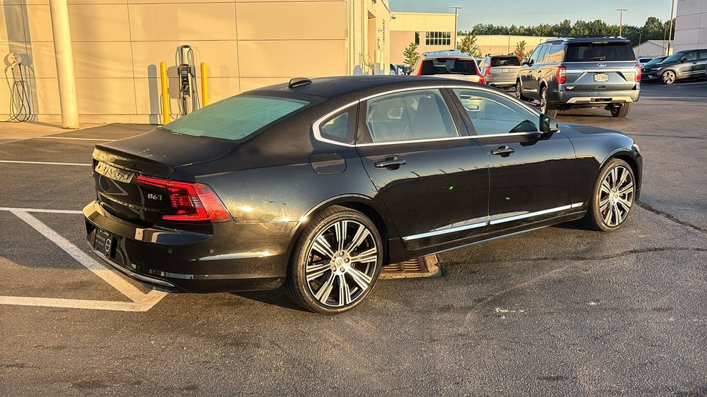Certified 2023 Volvo S90 B6 Plus AWD/4WD image 28