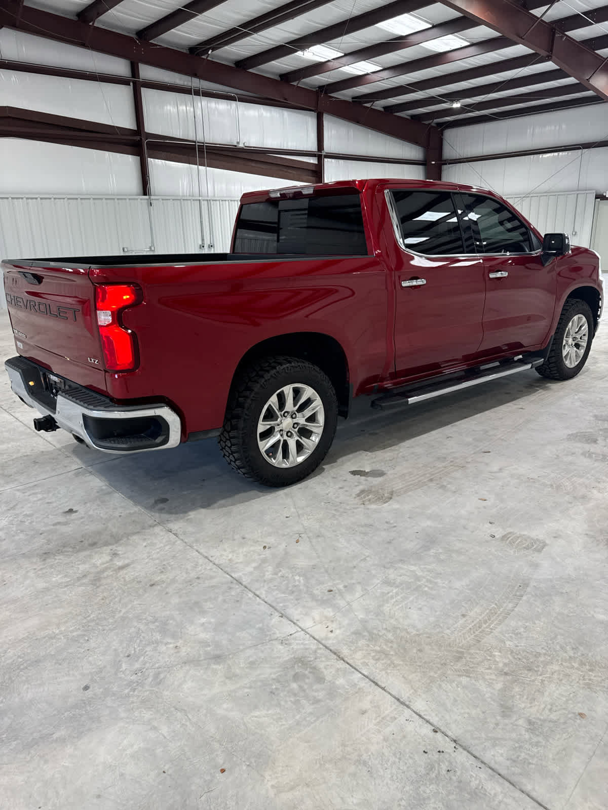 Used 2022 Chevrolet Silverado 1500 LTZ w/ LTZ Premium Package image 4