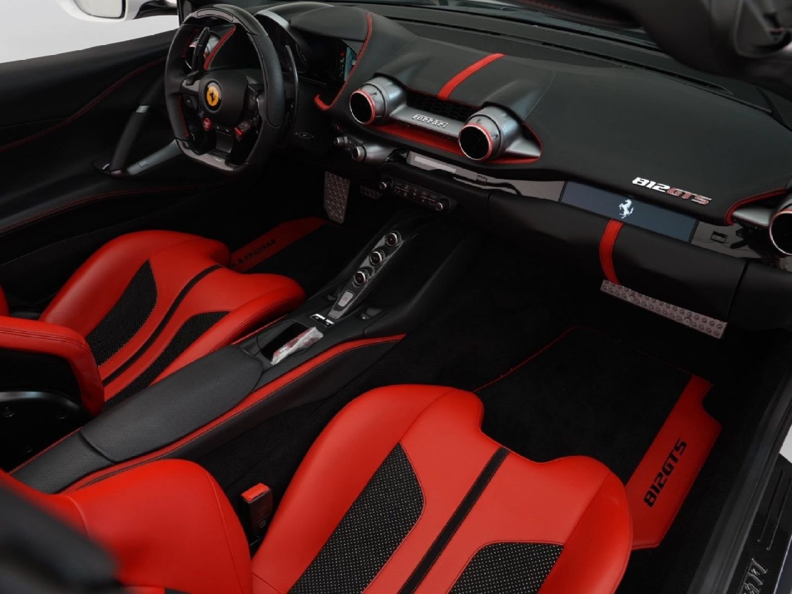 Used 2022 Ferrari 812 GTS RWD image 26
