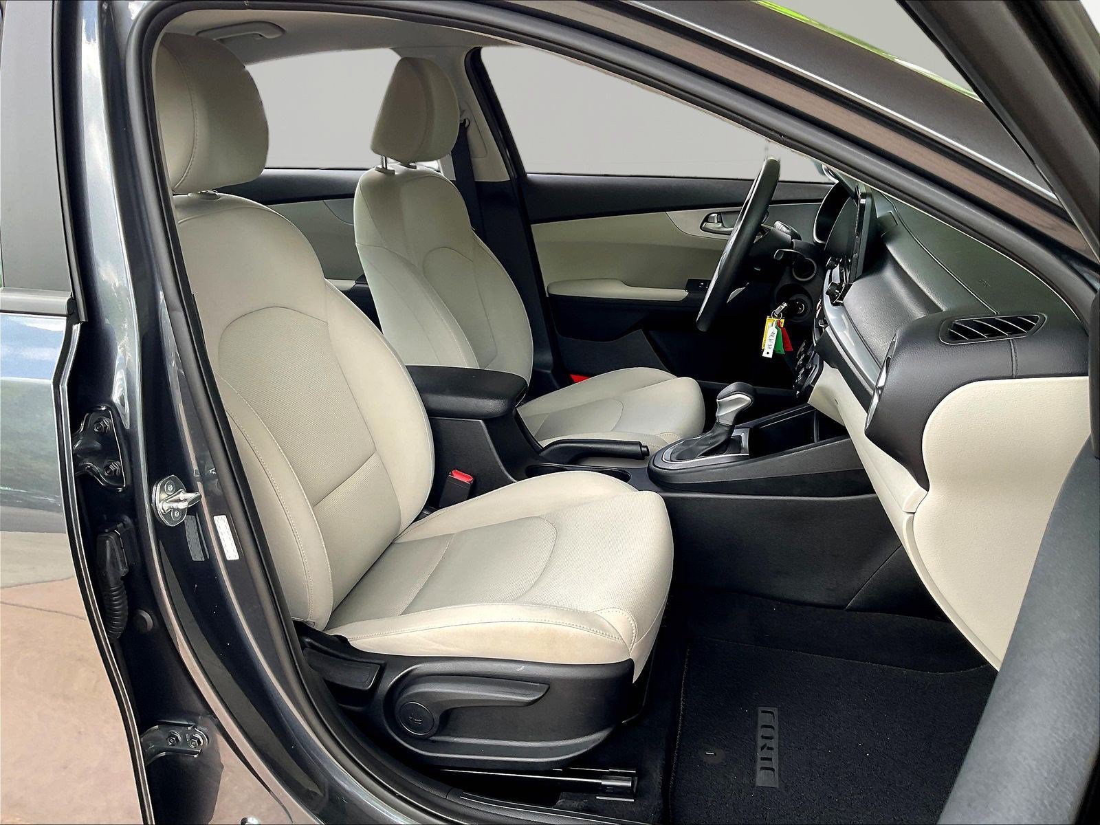 Used 2023 Kia Forte LXS FWD image 27