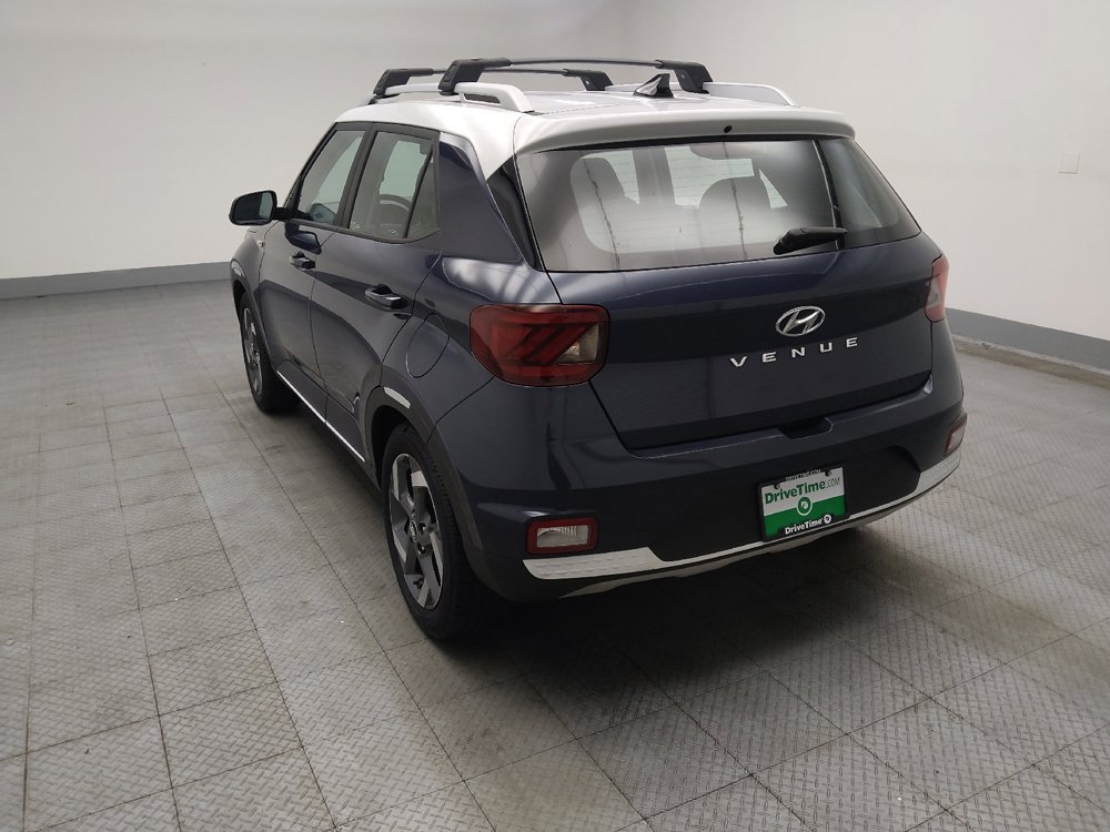 Used 2021 Hyundai Venue FWD image 5