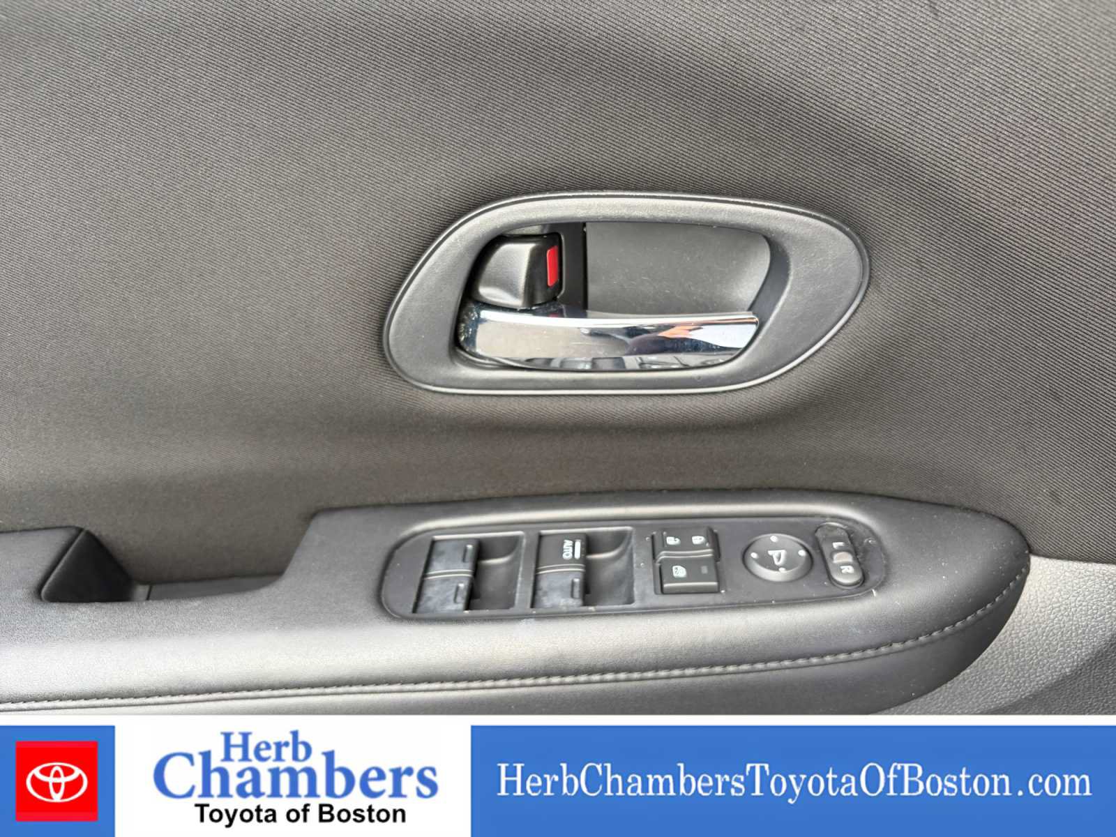 Used 2017 Honda HR-V LX image 16