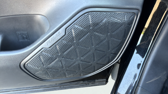 Used 2025 Toyota RAV4 XLE FWD image 11