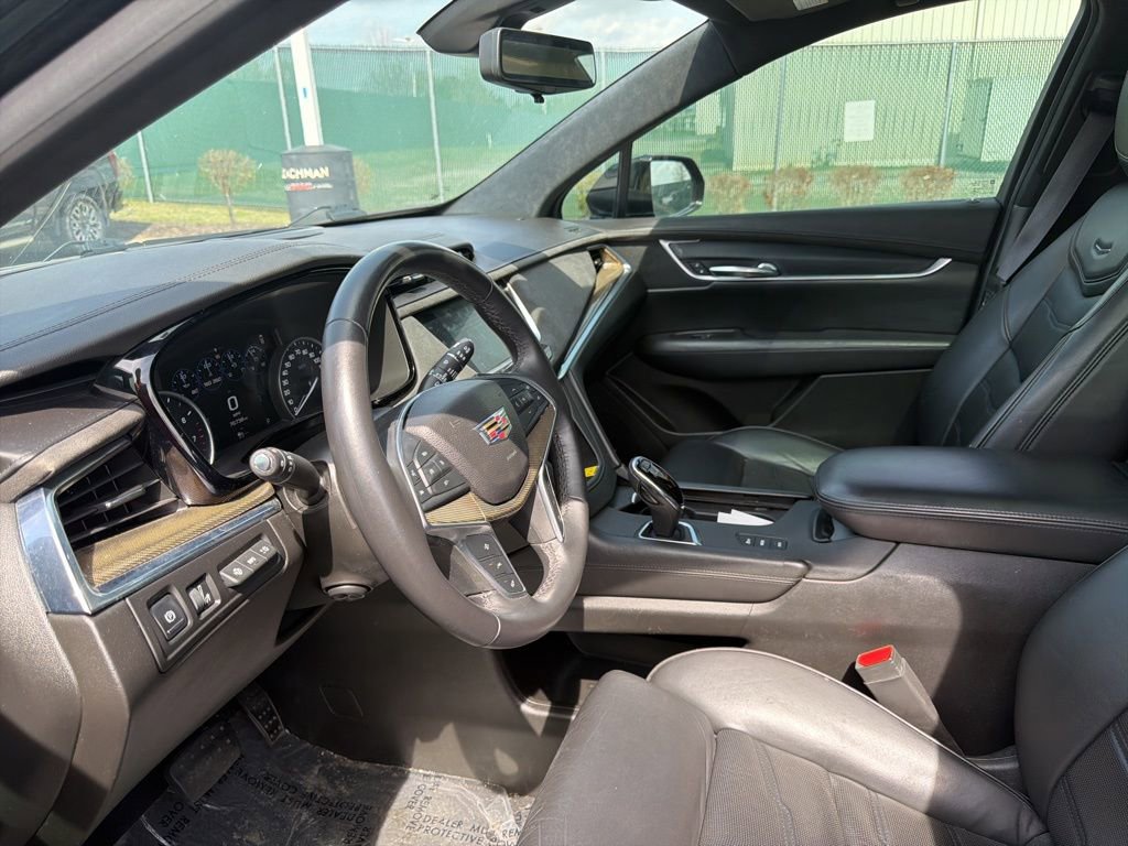 Used 2017 Cadillac XT5 Platinum w/ Driver Assist Package image 11