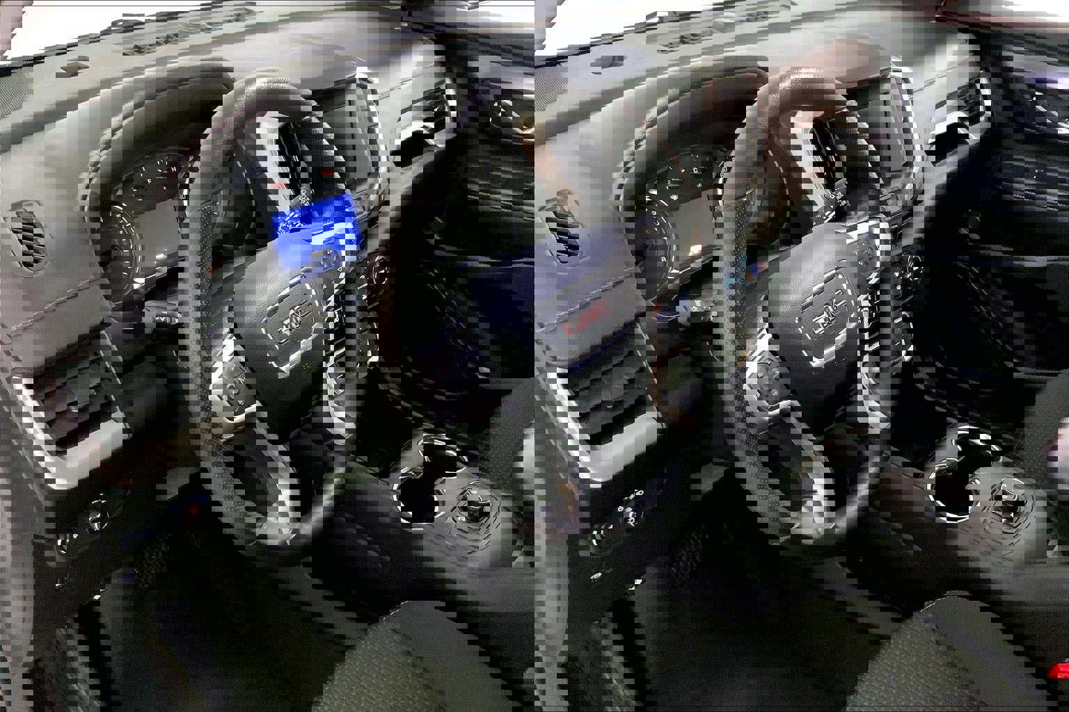 Used 2024 GMC Terrain SLE image 13